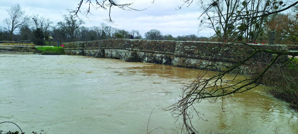De graves inondations qui peuvent endommager des constructions remarquables